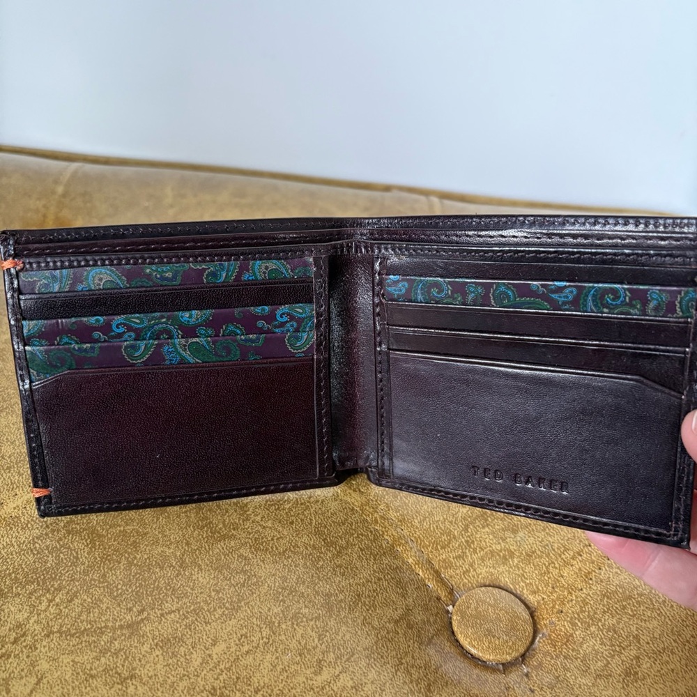 Ted Baker London Men's Leather Bifold Wallet - Brown Paisley Lining - Picture 9 of 12